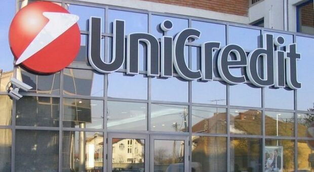 Unicredit down, ancora problemi martedì per sito e app: «Impossibile fare operazioni online»