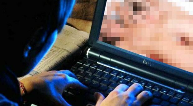 Adescava on line e violentava bambine: vietato Internet al pedofilo