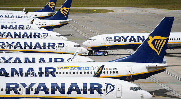 Ryanair cancella voli Napoli-Tolosa da novembre a marzo: «Problemi commerciali»