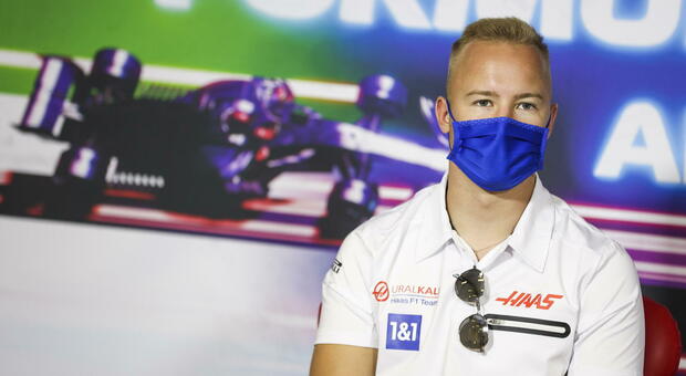 Formula 1, la Haas licenzia il russo Mazepin: «Scioccati dall'invasione dell'Ucraina»