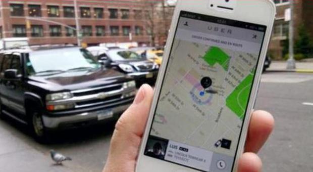 Taxi low cost, da oggi c'è Uber Tassisti già sul piede di guerra
