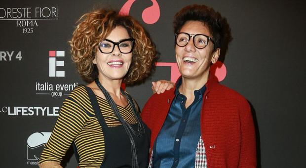 Eva Grimaldi: "Sono diventata lesbica per amore di Imma, ora vorremmo un figlio"