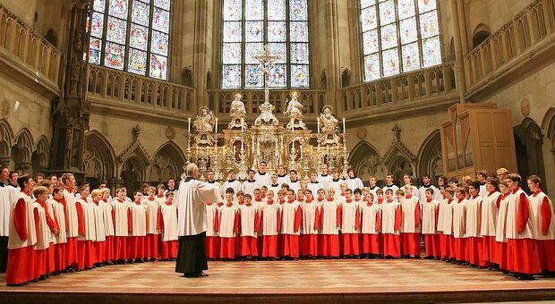 Germania, la scuola del coro dei Domspatzen di Ratisbona, tempio maschile, apre anche alle donne