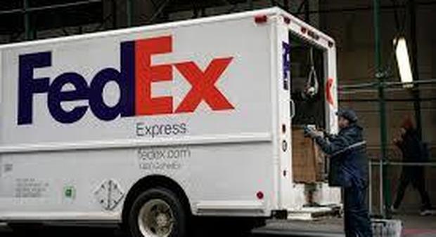 Fedex: stop alle consegne su strada per Amazon