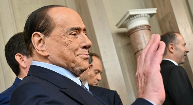 Silvio Berlusconi di nuovo nonno: è nato il suo 15esimo nipote. Si chiama Tommaso Fabio