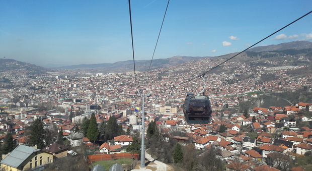 Sarajevo, riapre la funivia simbolo di pace: era stata distrutta dalle bombe