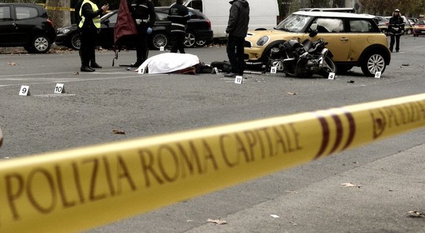 Roma, scontro moto-auto sul Lungotevere: muore un centauro di 62 anni