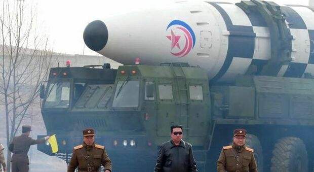 Corea del Nord, lanciato un missile “non identificato” sul mar del Giappone. Gli Usa: «Ci attendiamo un test nucleare»