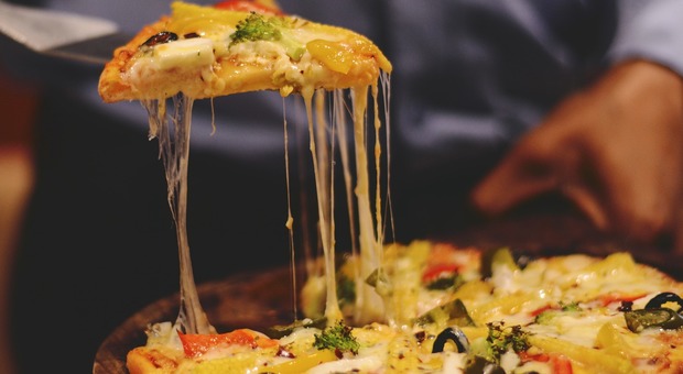 Sapete quanti atti burocratici servono per aprire una pizzeria al taglio? 70. (Foto di gaurav tiwari da Pixabay)