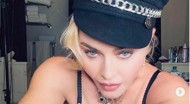 Madonna, le foto su Instagram super trasgressiva. E Snoop Dogg le invia cuori