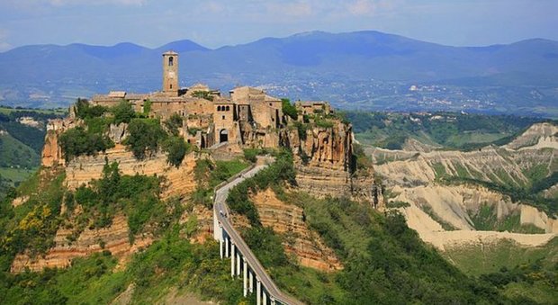 Cava vicino a Civita di Bagnoregio, aumenta il fronte del no: «A rischio la candidatura Unesco»