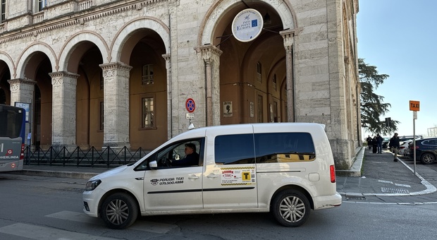 Un taxi in centro a Perugia