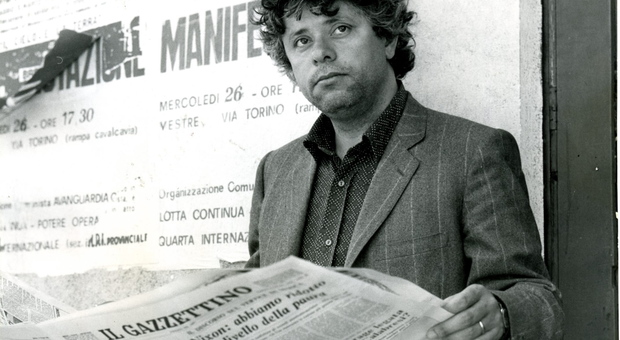 Lino Toffolo con una copia del Gazzettino