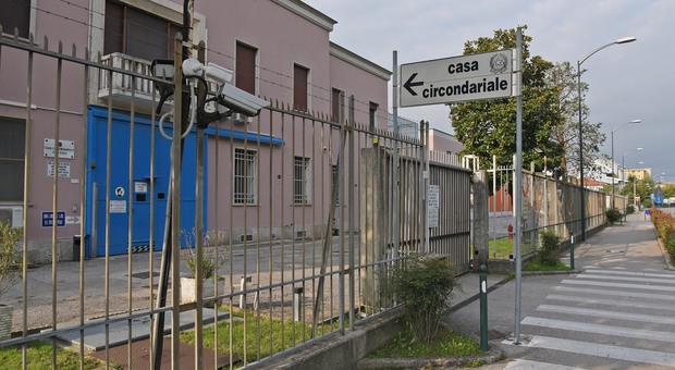 Visite hot alle pazienti nel trevigiano, arrestato il ginecologo Francesco Accolla