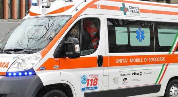 Maiolati Spontini, travolto da stampo: grave 44enne portato d'urgenza a Torrette