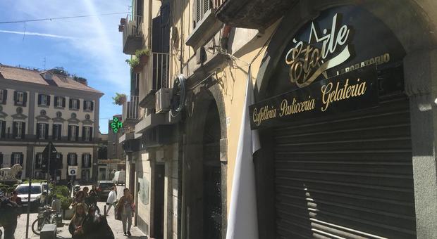 Dalla periferia al salotto di Napoli: la Caffetteria Etoile apre a piazza dei Martiri