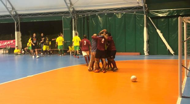 I festeggiamenti del team Tigers dopo la vittoria della semifinale di Futsal (Foto Passaro)