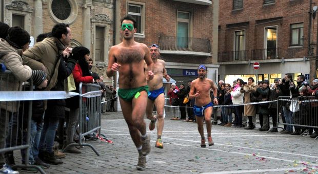 La corsa degli uomini ignudi a Fano