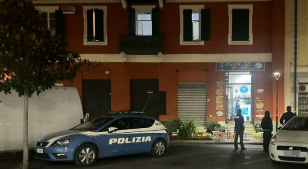 Ladro tenta la fuga dalla polizia ma cade dal terzo piano a Trieste: gravissimo un albanese di 30 anni