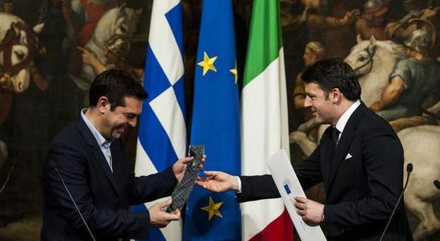 Il primo ministro greco a Roma, Renzi: «Speranza da Tsipras, ma non gli diremo sempre sì»