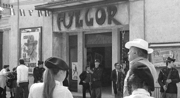 Federico Fellini sul set di "Amarcord"