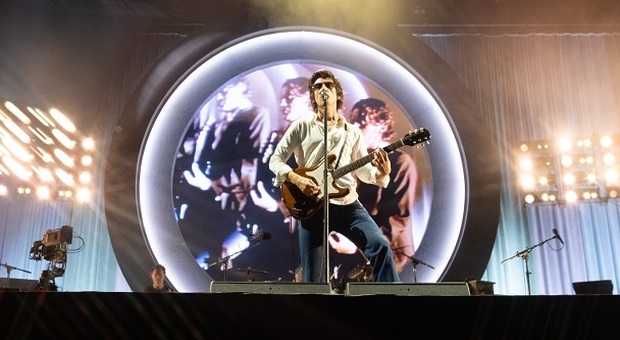 Arctic Monkeys a Roma, l'eleganza di essere rock