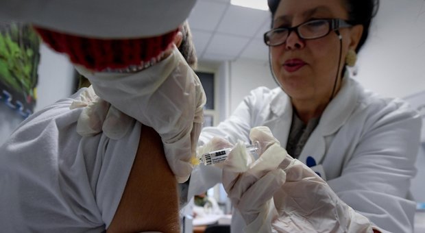 Vaccini, allontanati sei bambini: tensione con le famiglie no vax