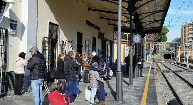 Ragazzo di 24 anni muore investito dal treno: in tilt la linea Roma-Viterbo