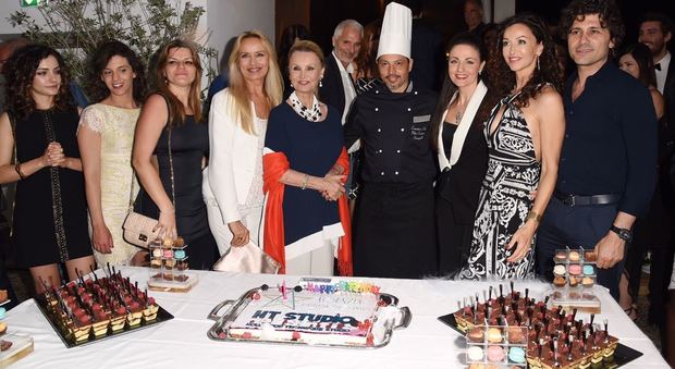 Al centro di Roma cena piena di supervip per il compleanno di Patrizia De Santis