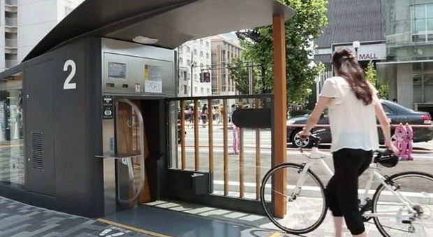 Roma, la città sogna il modello Amsterdam: arrivano 19 "Bike park" per biciclette