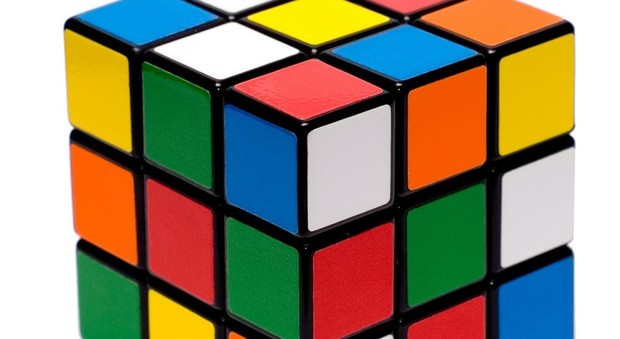 Cubo di Rubik, un robot lo risolve in meno di mezzo secondo Guarda il video