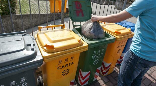 Tariffe bloccate per i rifiuti