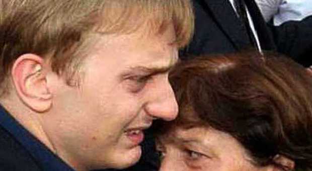 Alberto Stasi con la mamma di Chiara Poggi