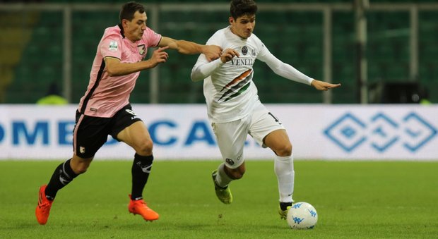 Serie B, posticipo senza reti: Palermo-Venezia finisce 0-0