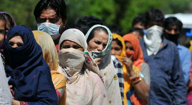 Febbre misteriosa dilaga in India, oltre 200 morti: «Quasi tutti bambini». Abitanti nel panico