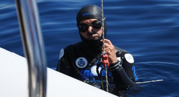 Terni festeggia il nuovo record mondiale di apnea in mare di Pagani