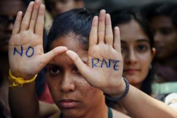 India, donna vince le elezioni e le stuprano la figlia per vendetta: la 16enne si suicida