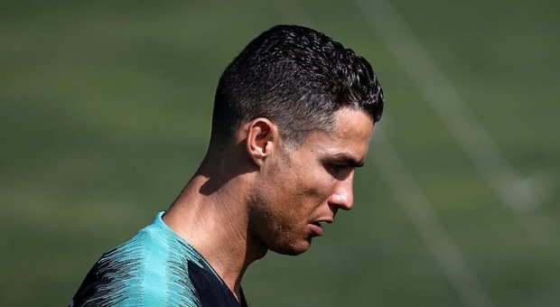 Juventus, Agnelli: «Cristiano Ronaldo sta bene, ma meglio non rischiare»