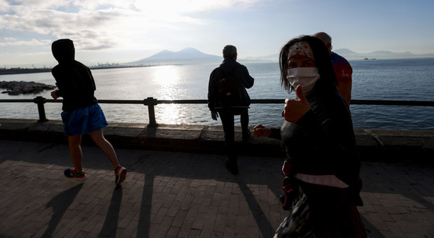 Fase due in Campania: footing con mascherina, molti runner rinunciano alla corsa