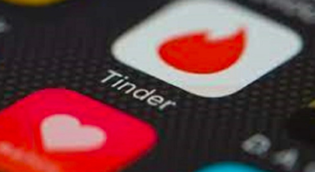 Tinder aggiunge una nuova funzionalità: i genitori degli utenti potranno suggerire ai figli il giusto partner