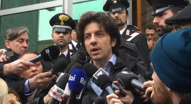Dj Fabo, imputazione coatta per Cappato: «Aiuto al suicidio». Lui: «Occasione per processare legge fascista»