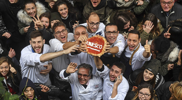 La pizza nell'Olimpo dell'Arte: è patrimonio dell'Unesco. «È la vittoria di Napoli e dell'Italia»