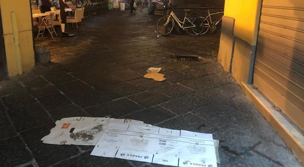 Sorrento, buste con escrementi nel centro storico: caccia al vandalo