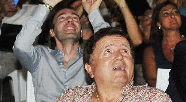 Mauro Bosco alle spalle del presidente Marco Ferri