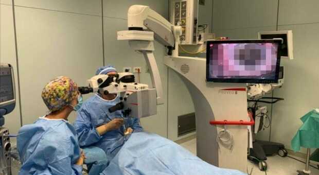 Rieti, l’Oftalmologia del de Lellis dotata di un microscopio di ultima generazione per interventi di microchirurgia oculare
