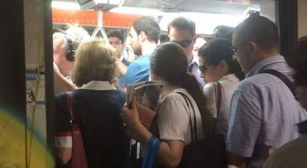 Metro, la procura indaga sullo sciopero bianco all'Atac. Gabrielli: «Multe salate»