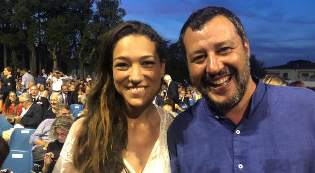 Matteo Salvini e Francesca Verdini, selfie e sorrisi a Forte dei Marmi