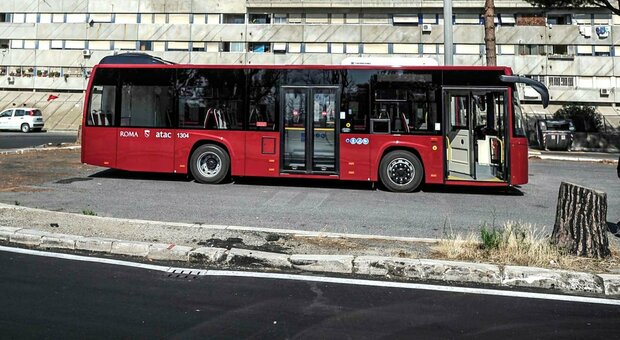 Roma, biglietto metro e bus a 2 euro? Conti Atac in rosso: calano gli introiti e prezzo carburante in aumento