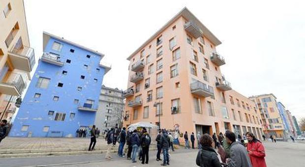 Torino, nell'ex villaggio olimpico smantellato traffico clandestini. Salvini: «Immigrazione irregolare business da stroncare»