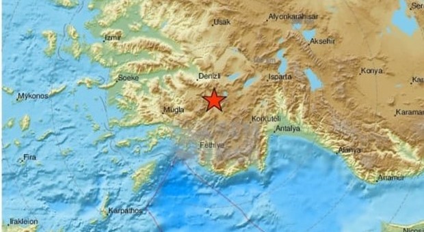 Terremoto in Turchia, violenta scossa avvertita fino in Grecia: almeno tre feriti